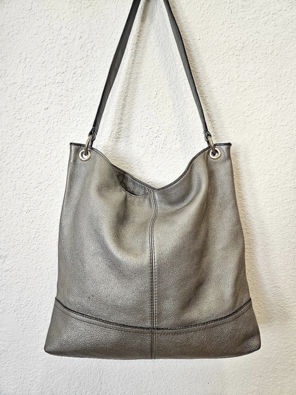 Vintage Banana Republic Metallic Pewter Silver Pebbled Leather Slouchy Hobo Bag - Picture 2 of 8